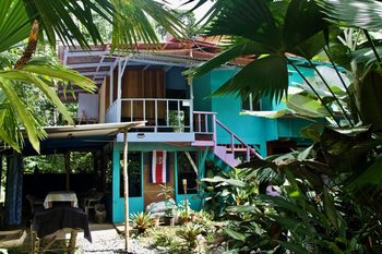 Hidden Jungle Beach house