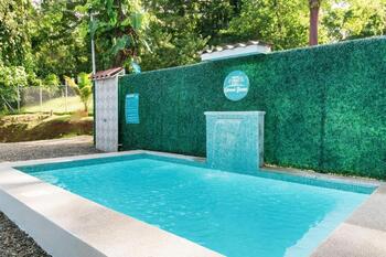 Ocean's Breeze Apartment and Rooms Ocean's Breeze Apartment and Rooms